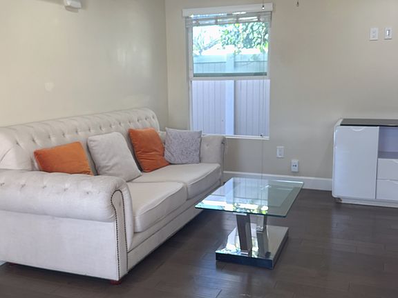 3rd image of 6213 Loma Ave Unit B