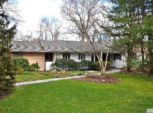85 W Creek Farms Rd, Sands Pt, NY 11050