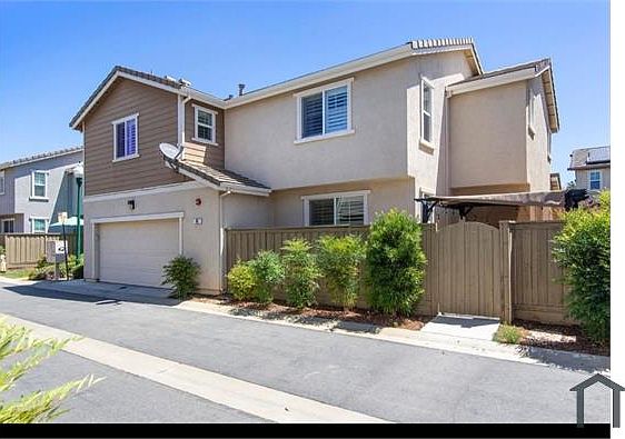 2nd image of 88 Crystalwood Cir