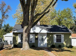 1122 31st St NE, Cedar Rapids, IA 52402