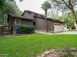 131 Arborvitae Dr, Pine Knoll Shores, NC 28512
