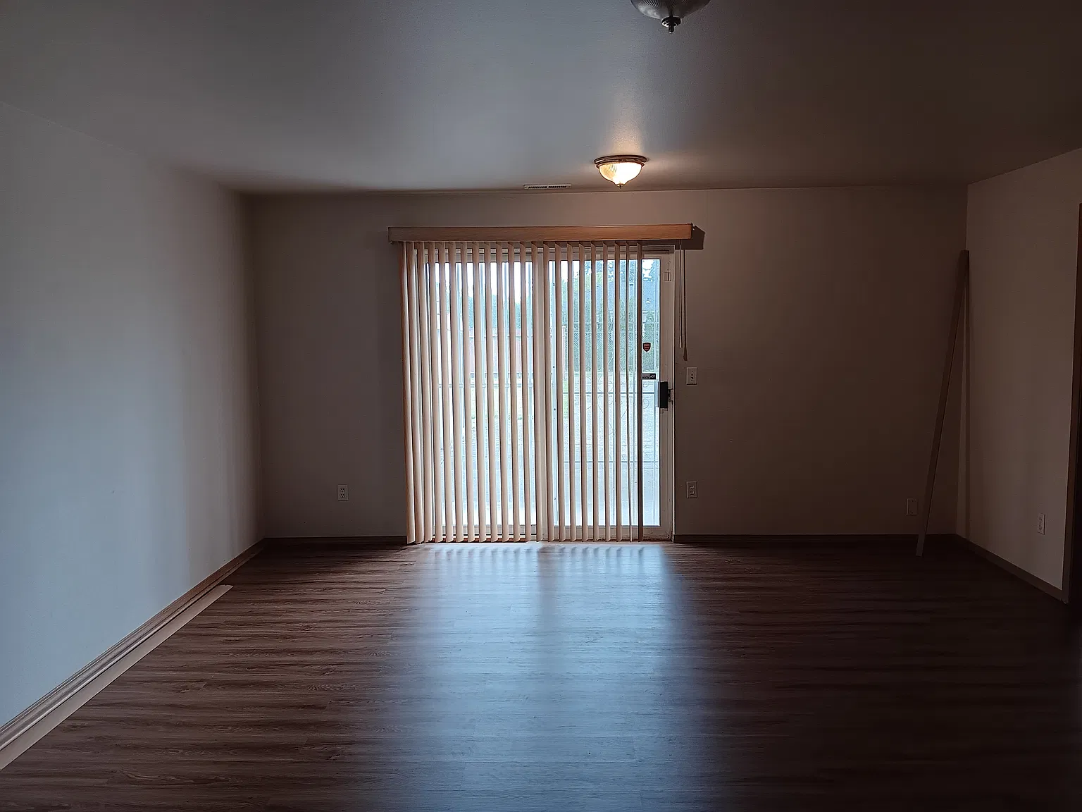1 bed, 650 sqft, $1,200 — Photo 3