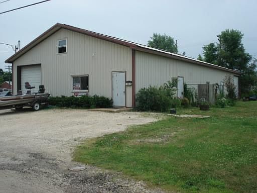2nd image of 220 E 1st St