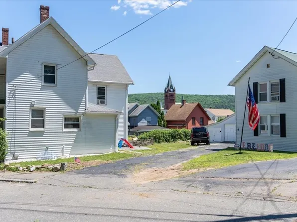 4 Eddy St, Ware, MA 01082