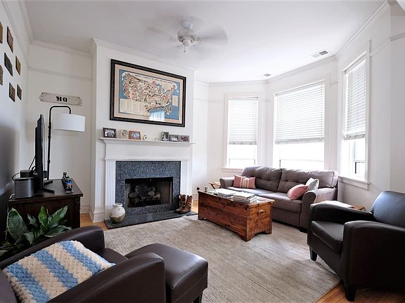 2nd image of 1425 W Balmoral Ave #2