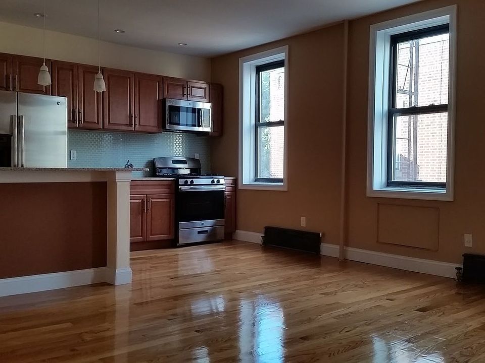 1st image of 31-22 34th St #3EE