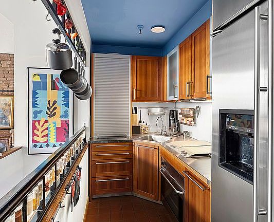 4th image of 244 W 23rd St APT 3D