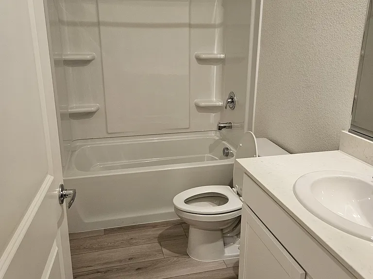 862 S Del Mar Ave — Photo 1
