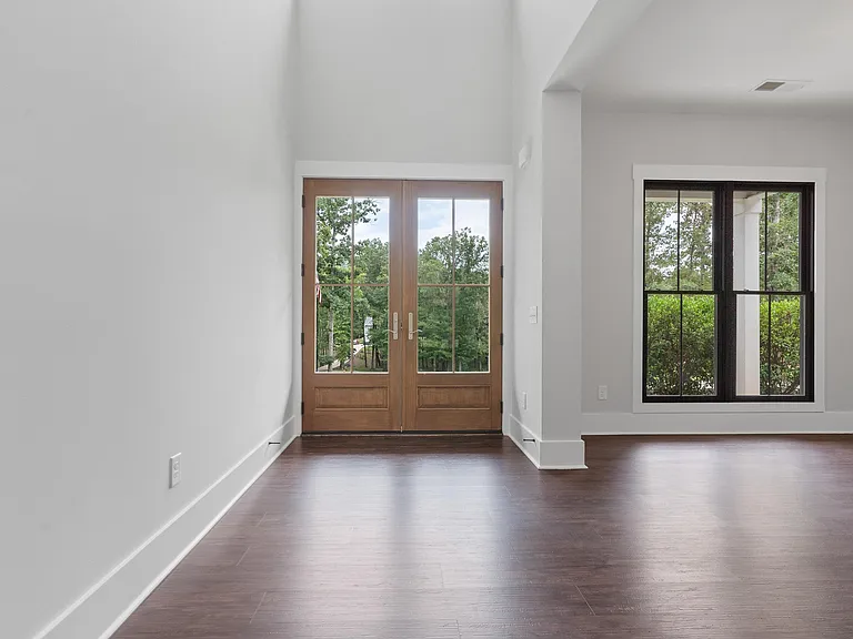 135 Harmony Bay Dr — Photo 3