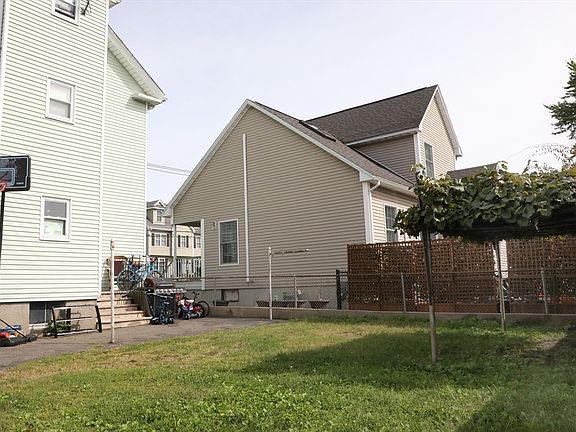 5th image of 41 Northend St