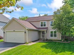 1811 Cameron Dr, Hampshire, IL 60140