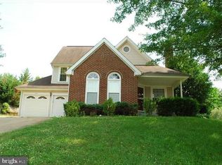 3216 Kinross Cir, Herndon, VA 20171