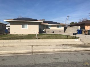 206 E Highland Dr, Bakersfield, CA 93308