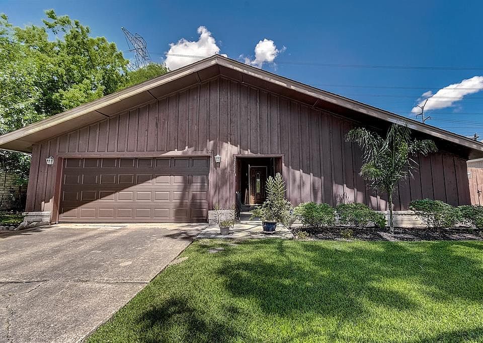 1st image of 7633 Belle Park Dr