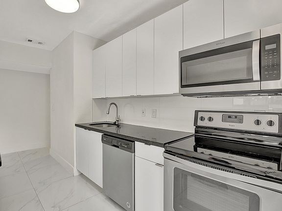 3rd image of 5731 NE 18th Ave APT 1