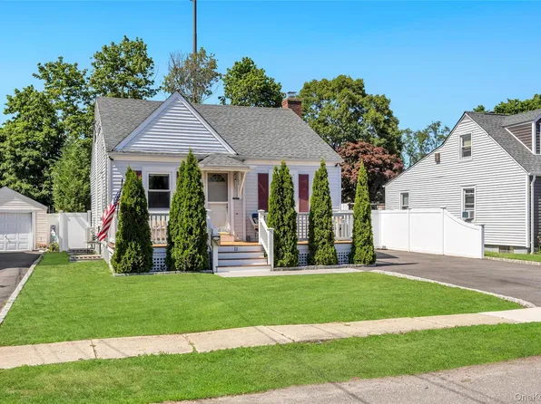 11 Irving Place, Islip Terrace, NY 11752