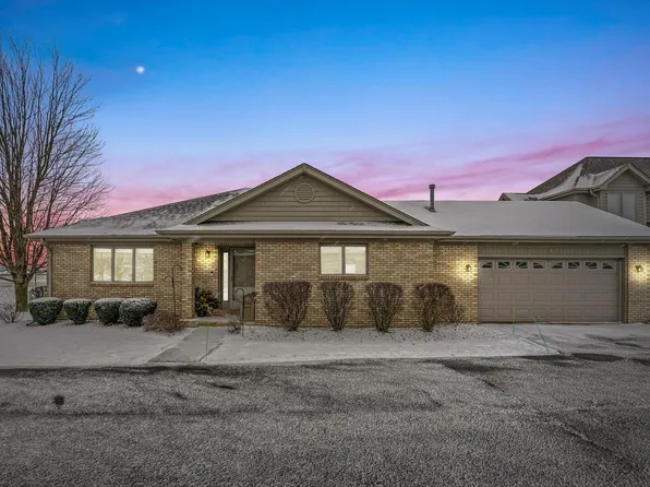 262 Woodward St, Beecher, IL 60401