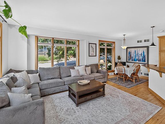 5th image of 1004 E Garfield AVENUE #2