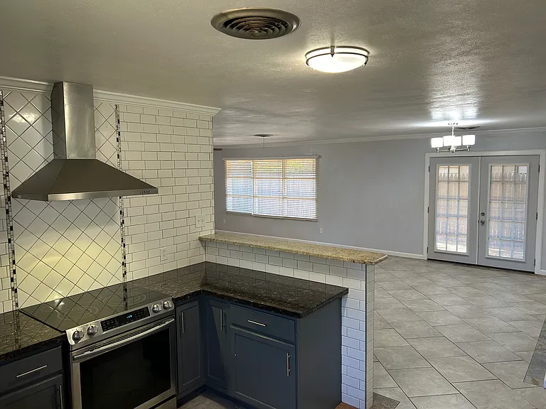 Advanced stove with air fryer.