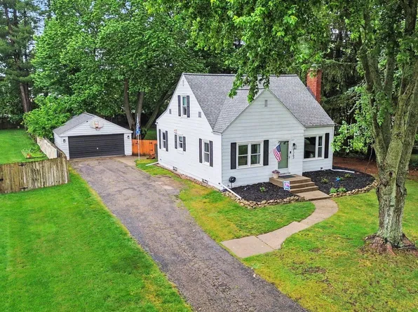1263 Benning Ave NW, Grand Rapids, MI 49504