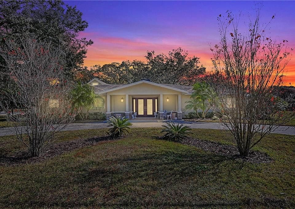 1st image of 3018 Lake Ellen Dr