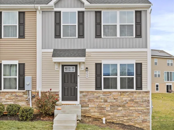 200 Spring Pl, Strasburg, VA 22657