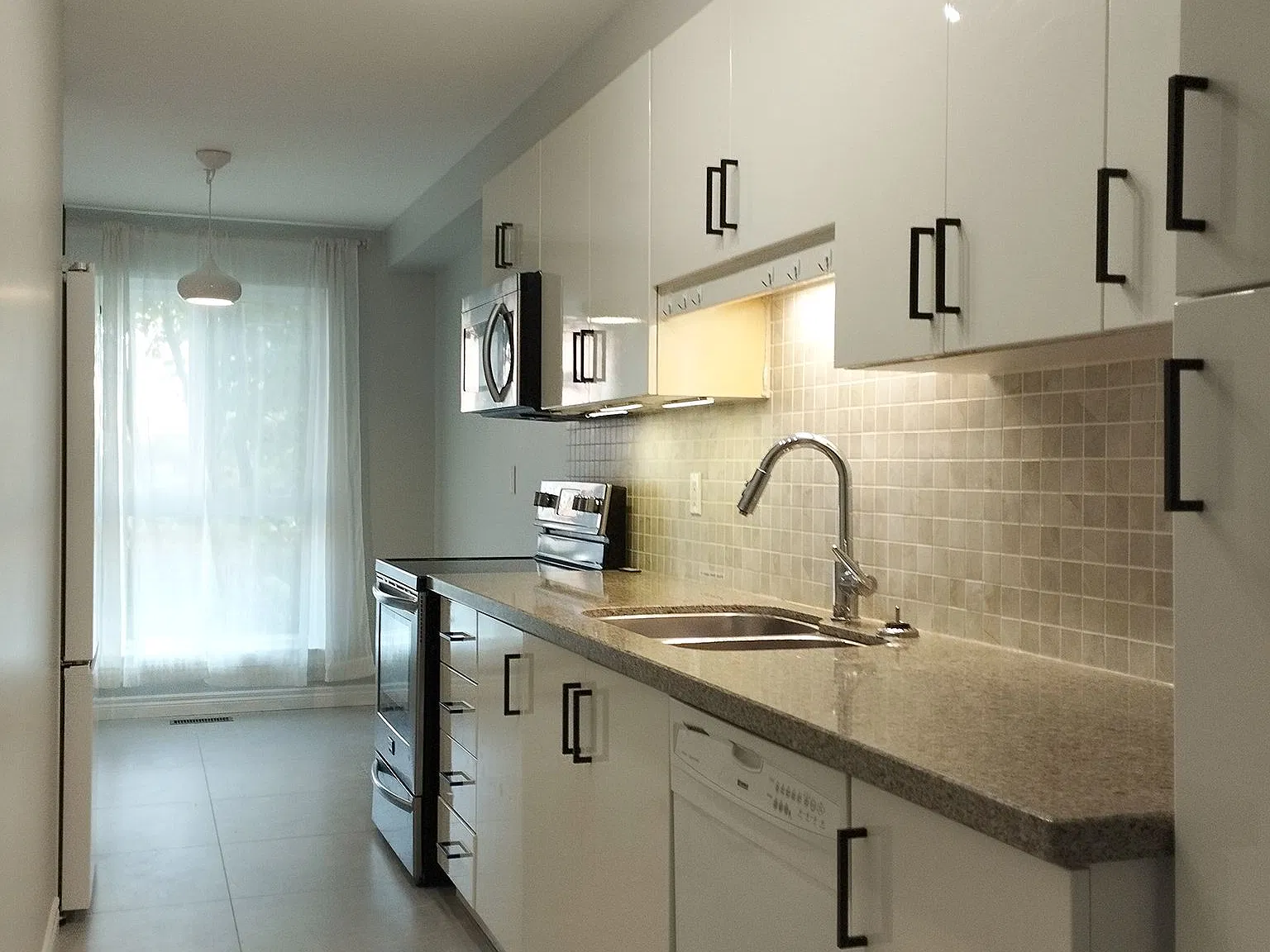 4 bed, $4,800 — Photo 4