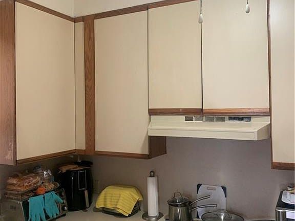 4th image of 282 Revere Ave
