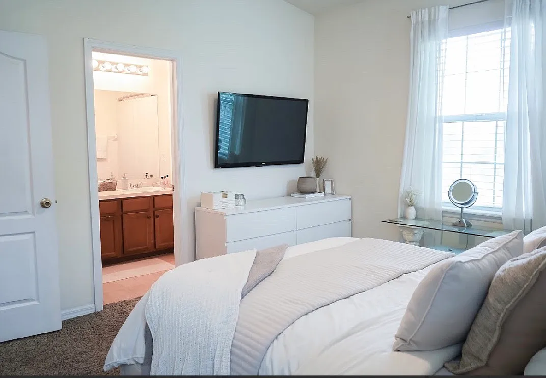 2 bed, 1260 sqft, $2,100 — Photo 4