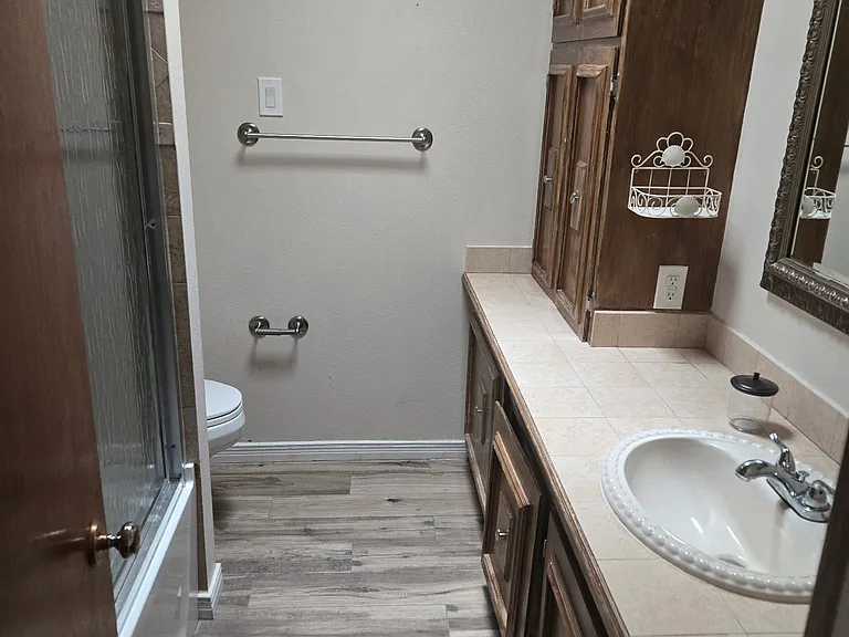 1401 Murchison Dr — Photo 7