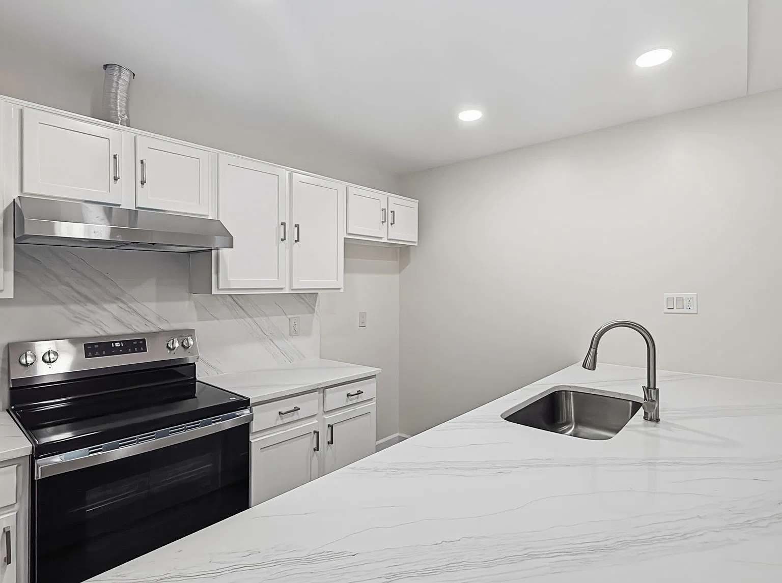 3 bed, 1174 sqft, $1,850 — Photo 4