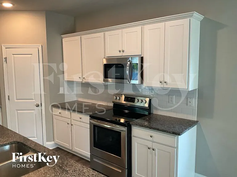 5517 Cobblestone Glen Dr — Photo 4