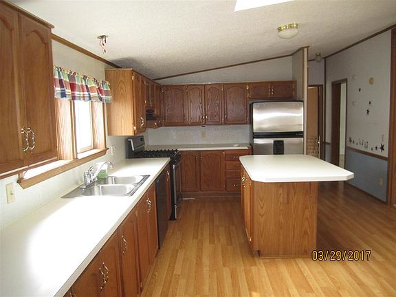 2nd image of 102 Falling Creek Cir