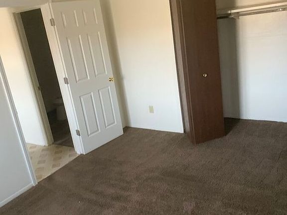 5th image of 132 Fox Hill Ln APT H
