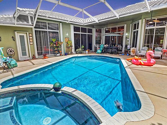 2nd image of 7157 NW 66th Terrace