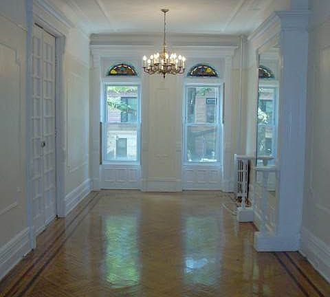 3rd image of 403 Park Pl