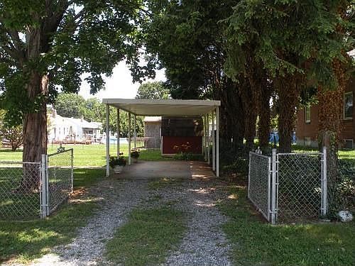 3rd image of 3303 Birchlawn Ave NW