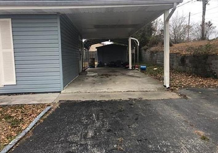 2nd image of 2348 Broomfield Rd SE
