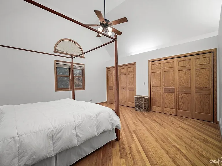 320 N Wright St — Photo 13