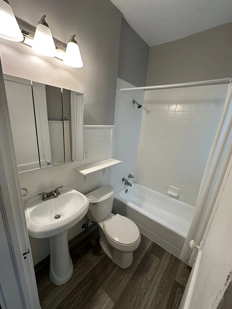 18251 Detroit Ave — Photo 2