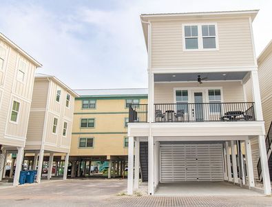 951 W Lagoon Ave, Gulf Shores, AL, 36542
