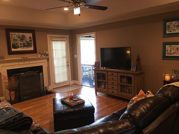 5th image of 2202 Cimarron Blvd