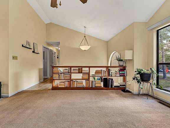 5th image of 5605 Castle Rock Rd