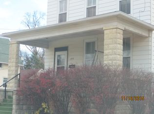 216 N Maple St, Sycamore, IL 60178