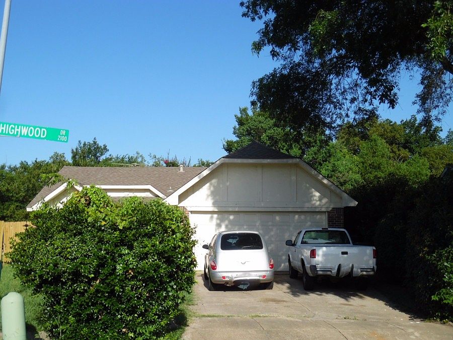 1st image of 2129 Highwood Dr