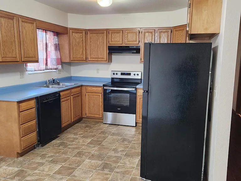 530 N Orchard Ave — Photo 5