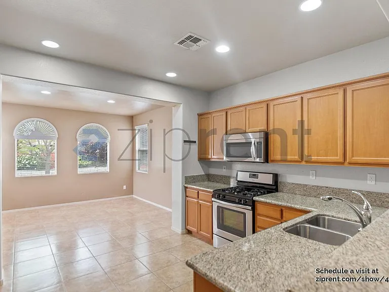 276 Colonial Trl — Photo 10