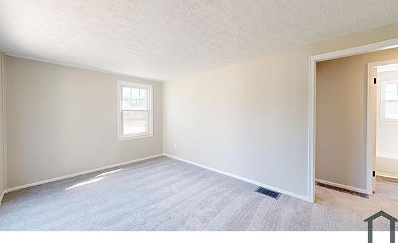 2nd image of 18508 Rockland Ave