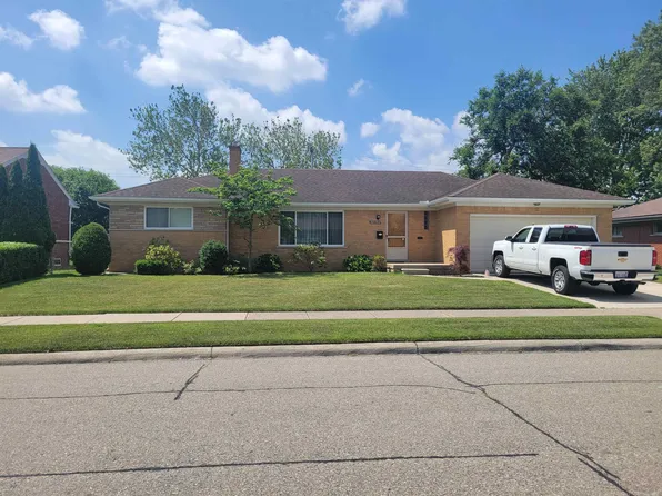 22700 Barton St, Saint Clair Shores, MI 48081
