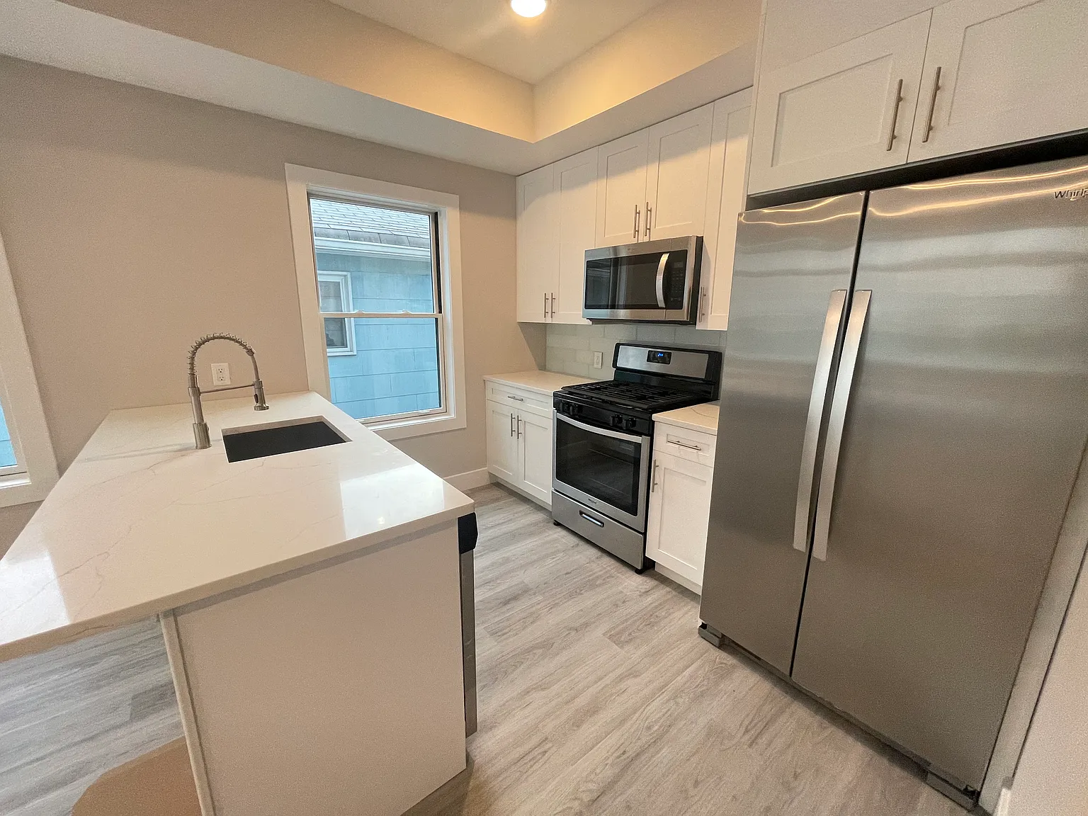 3 bed, 2.5 bath, 1575 sqft, $3,700 — Photo 3